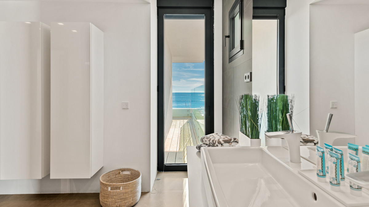 Se vende Villa - Chalet de 6 dormitorios en Costa Del Sol, Málaga, España