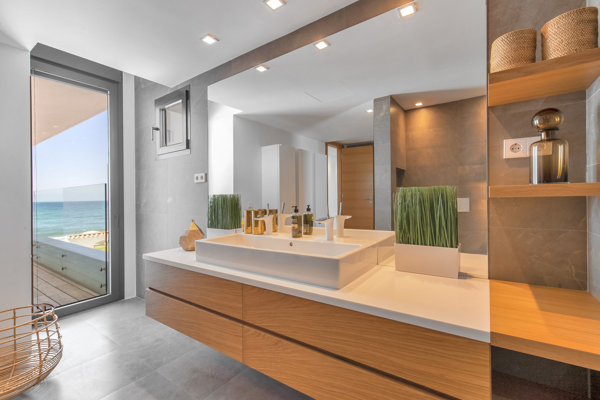 Se vende Villa - Chalet de 6 dormitorios en Costa Del Sol, Málaga, España