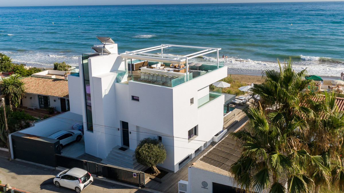 Se vende Villa - Chalet de 6 dormitorios en Costa Del Sol, Málaga, España