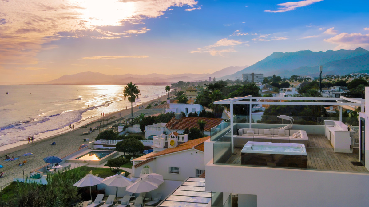 Se vende Villa - Chalet de 6 dormitorios en Costa Del Sol, Málaga, España
