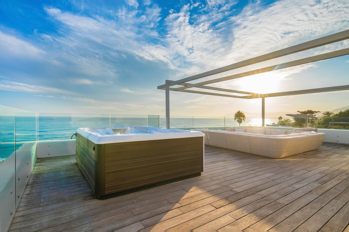 Se vende Villa - Chalet de 6 dormitorios en Costa Del Sol, Málaga, España