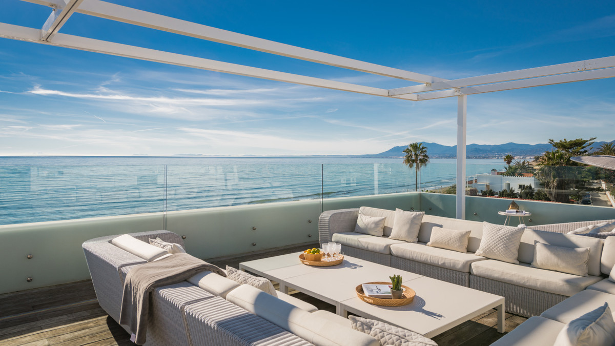 Se vende Villa - Chalet de 6 dormitorios en Costa Del Sol, Málaga, España