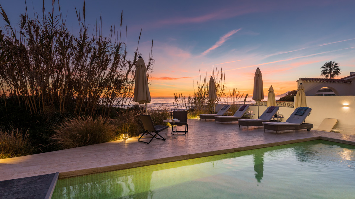 Se vende Villa - Chalet de 6 dormitorios en Costa Del Sol, Málaga, España