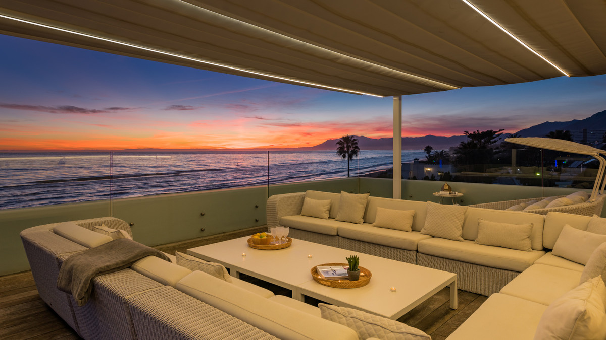 Se vende Villa - Chalet de 6 dormitorios en Costa Del Sol, Málaga, España