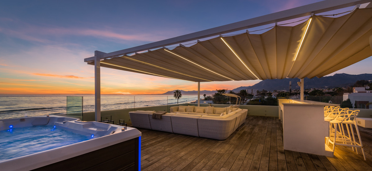 Se vende Villa - Chalet de 6 dormitorios en Costa Del Sol, Málaga, España