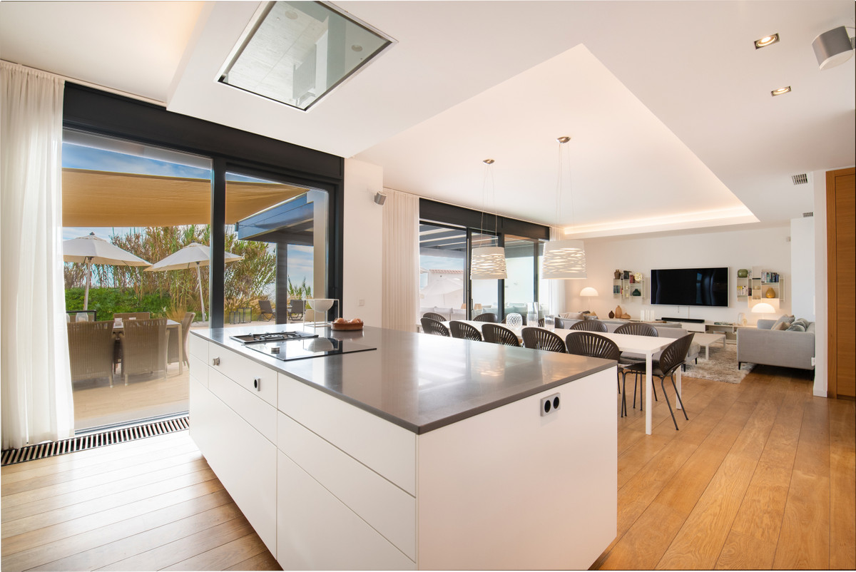 Se vende Villa - Chalet de 6 dormitorios en Costa Del Sol, Málaga, España