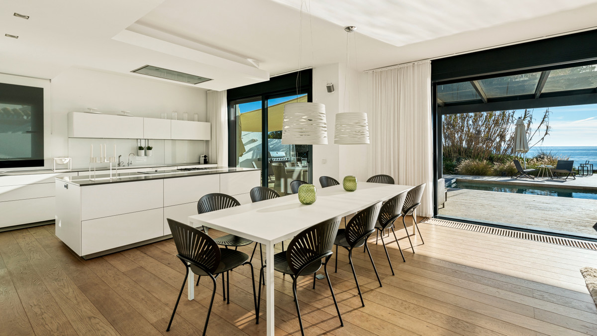Se vende Villa - Chalet de 6 dormitorios en Costa Del Sol, Málaga, España
