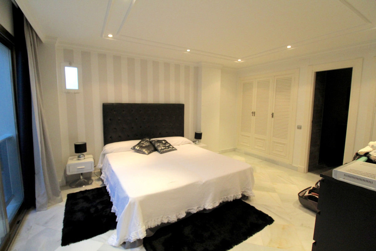 Se vende Apartamento Planta Baja de 4 dormitorios en Costa Del Sol, Málaga, España