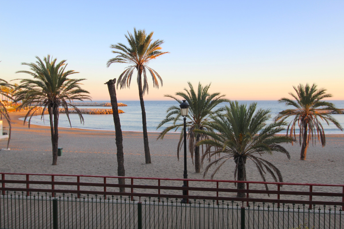 Se vende Apartamento Planta Baja de 4 dormitorios en Costa Del Sol, Málaga, España