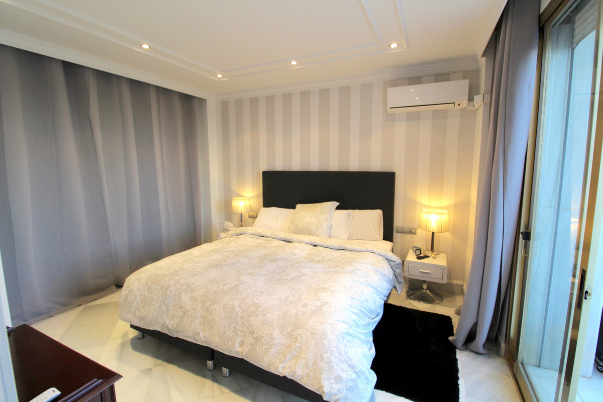 Se vende Apartamento Planta Baja de 4 dormitorios en Costa Del Sol, Málaga, España