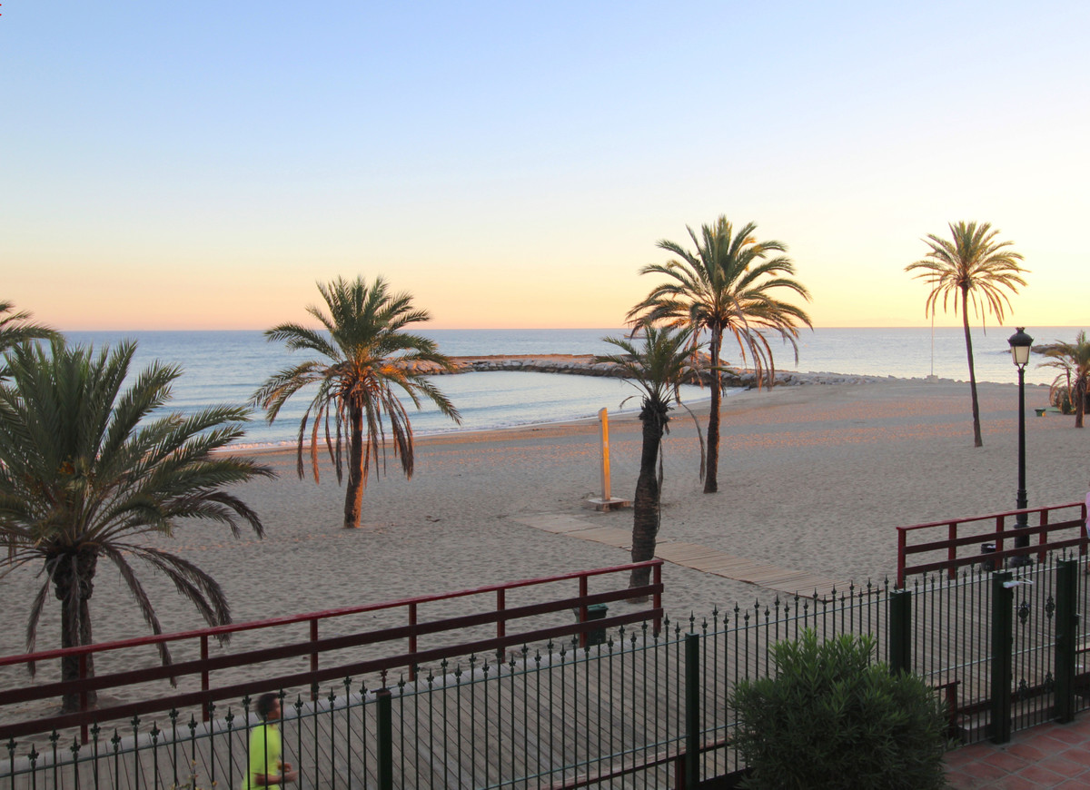 Se vende Apartamento Planta Baja de 4 dormitorios en Costa Del Sol, Málaga, España