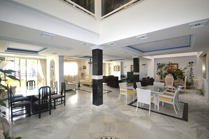 Se vende Apartamento Planta Baja de 4 dormitorios en Costa Del Sol, Málaga, España