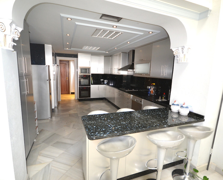 Se vende Apartamento Planta Baja de 4 dormitorios en Costa Del Sol, Málaga, España
