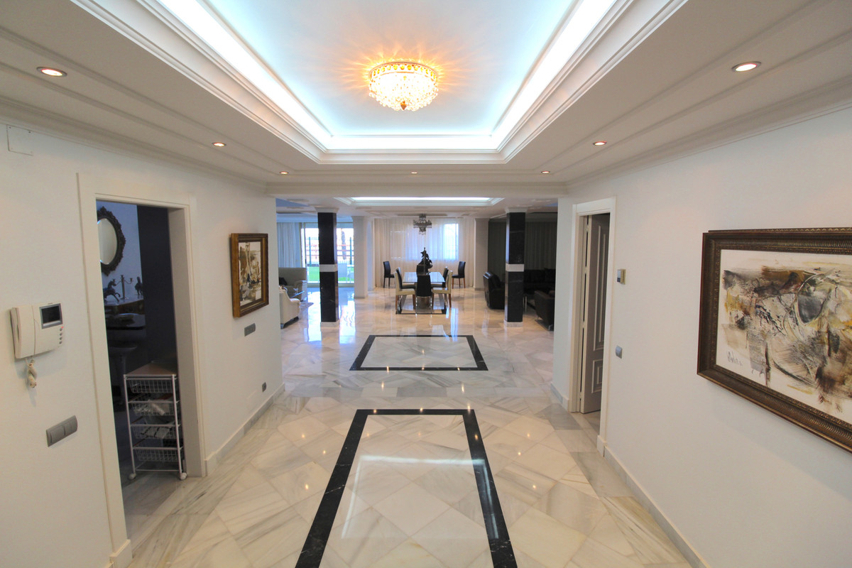 Se vende Apartamento Planta Baja de 4 dormitorios en Costa Del Sol, Málaga, España