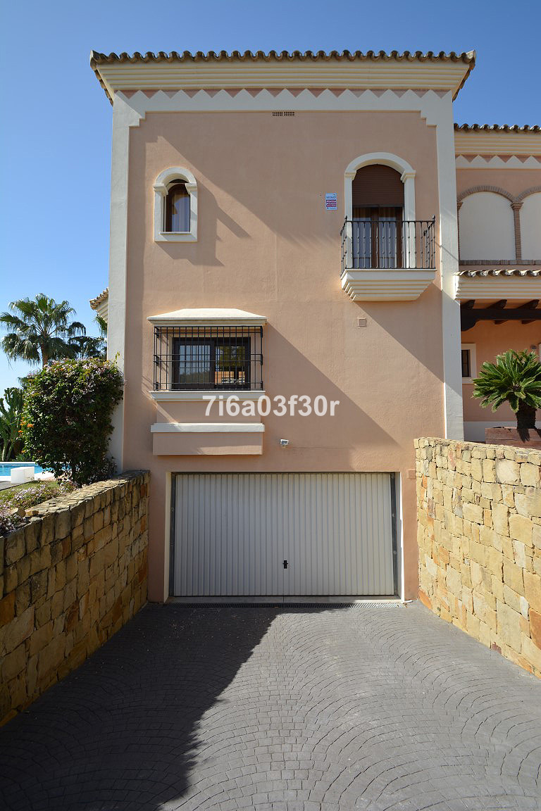 Se vende Villa - Chalet de 5 dormitorios en Costa Del Sol, Málaga, España