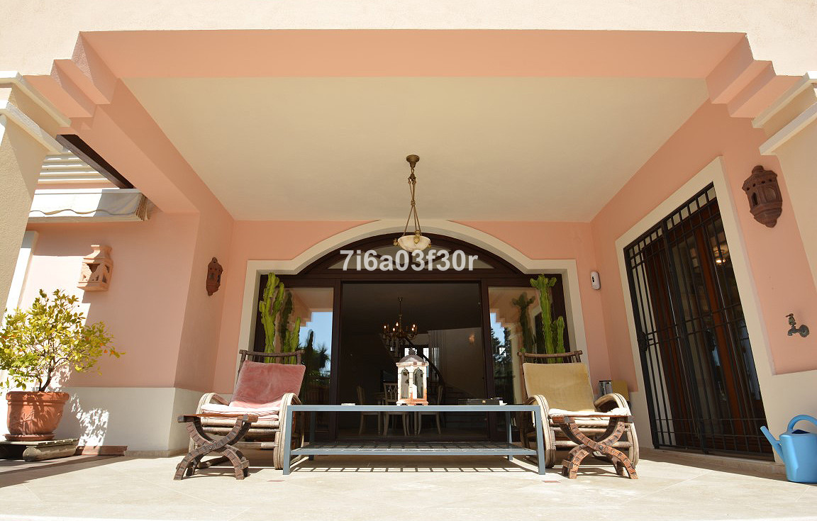 Se vende Villa - Chalet de 5 dormitorios en Costa Del Sol, Málaga, España
