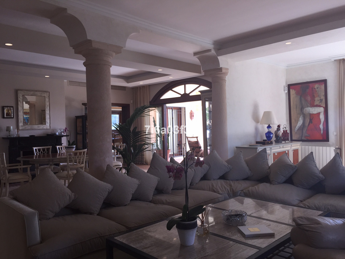 Se vende Villa - Chalet de 5 dormitorios en Costa Del Sol, Málaga, España