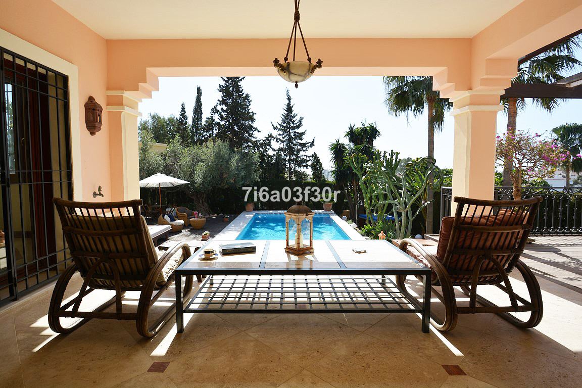 Se vende Villa - Chalet de 5 dormitorios en Costa Del Sol, Málaga, España