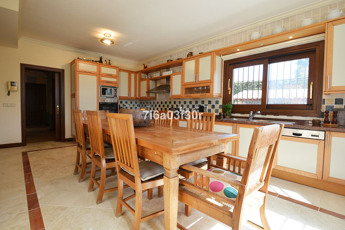 Se vende Villa - Chalet de 5 dormitorios en Costa Del Sol, Málaga, España