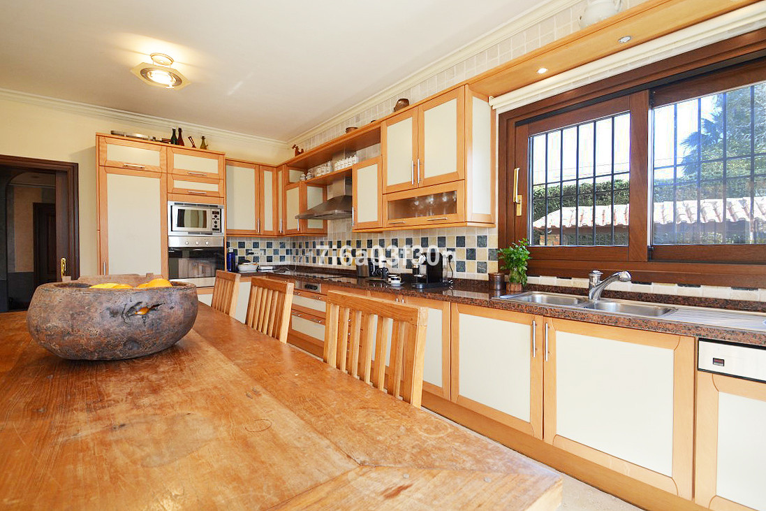 Se vende Villa - Chalet de 5 dormitorios en Costa Del Sol, Málaga, España