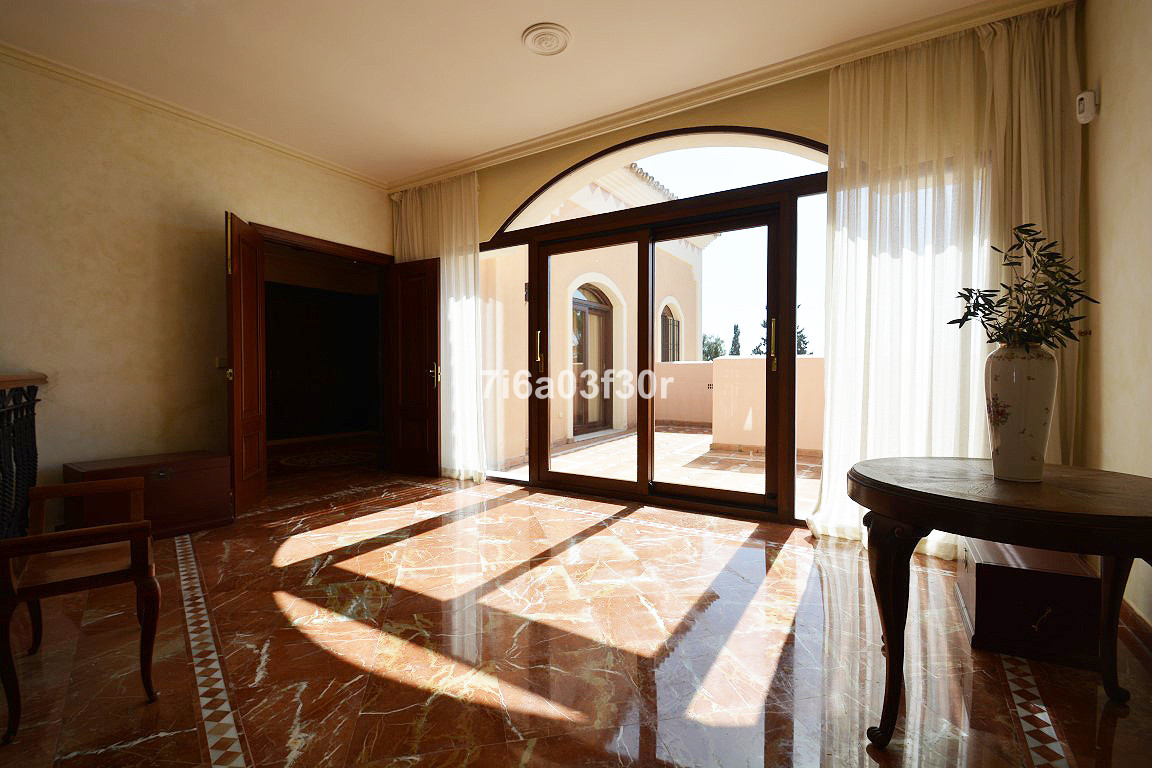 Se vende Villa - Chalet de 5 dormitorios en Costa Del Sol, Málaga, España