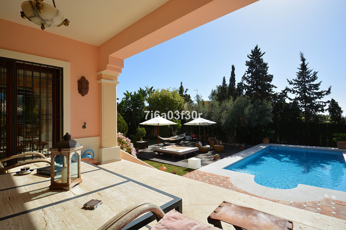 Se vende Villa - Chalet de 5 dormitorios en Costa Del Sol, Málaga, España