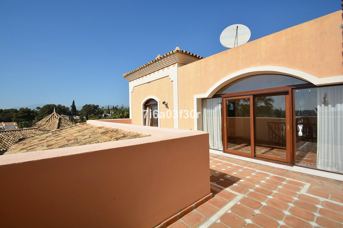 Se vende Villa - Chalet de 5 dormitorios en Costa Del Sol, Málaga, España