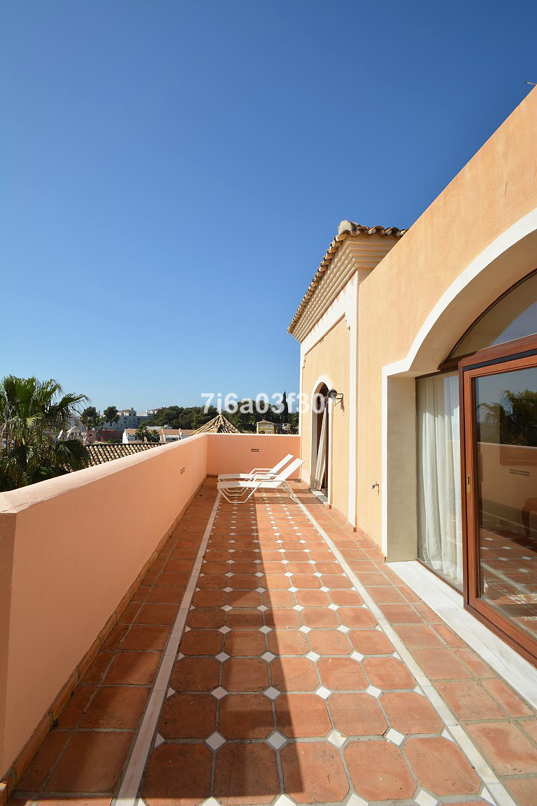 Se vende Villa - Chalet de 5 dormitorios en Costa Del Sol, Málaga, España