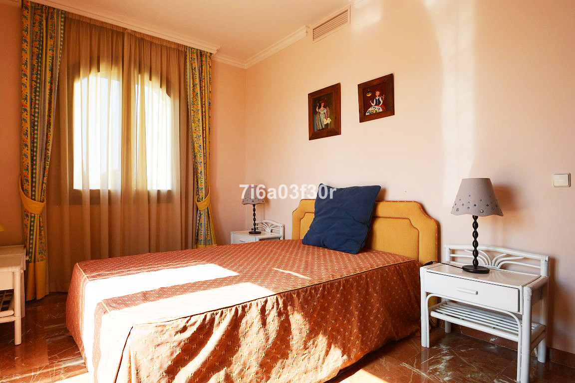 Se vende Villa - Chalet de 5 dormitorios en Costa Del Sol, Málaga, España