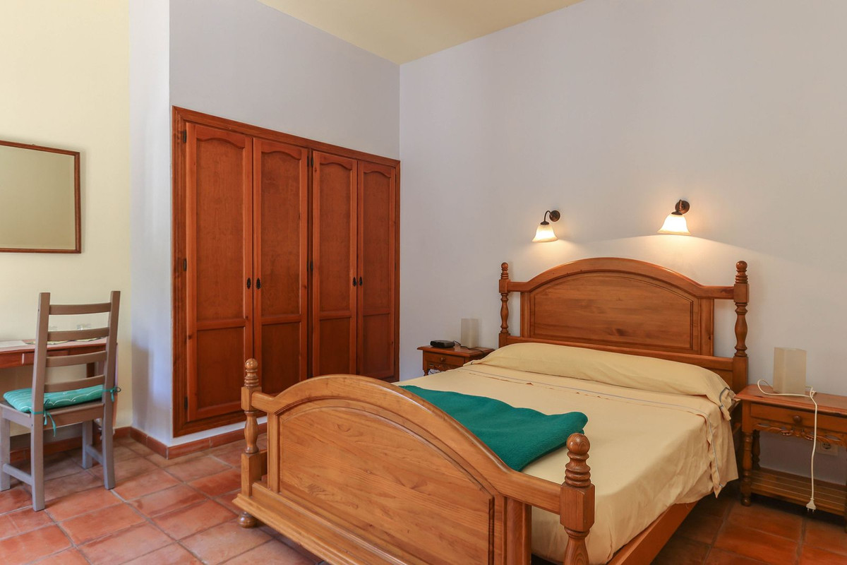 Se vende Cama y Desayuno de 7 dormitorios en Costa Del Sol, Málaga, España