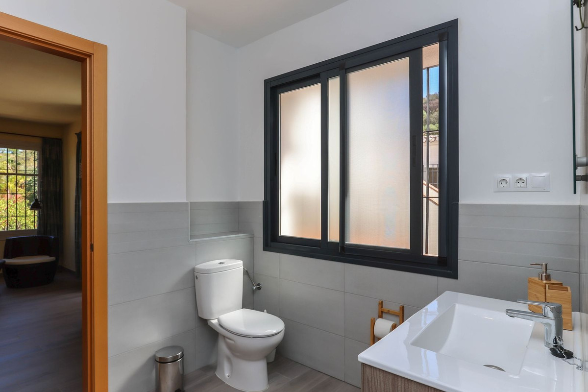 Se vende Cama y Desayuno de 7 dormitorios en Costa Del Sol, Málaga, España