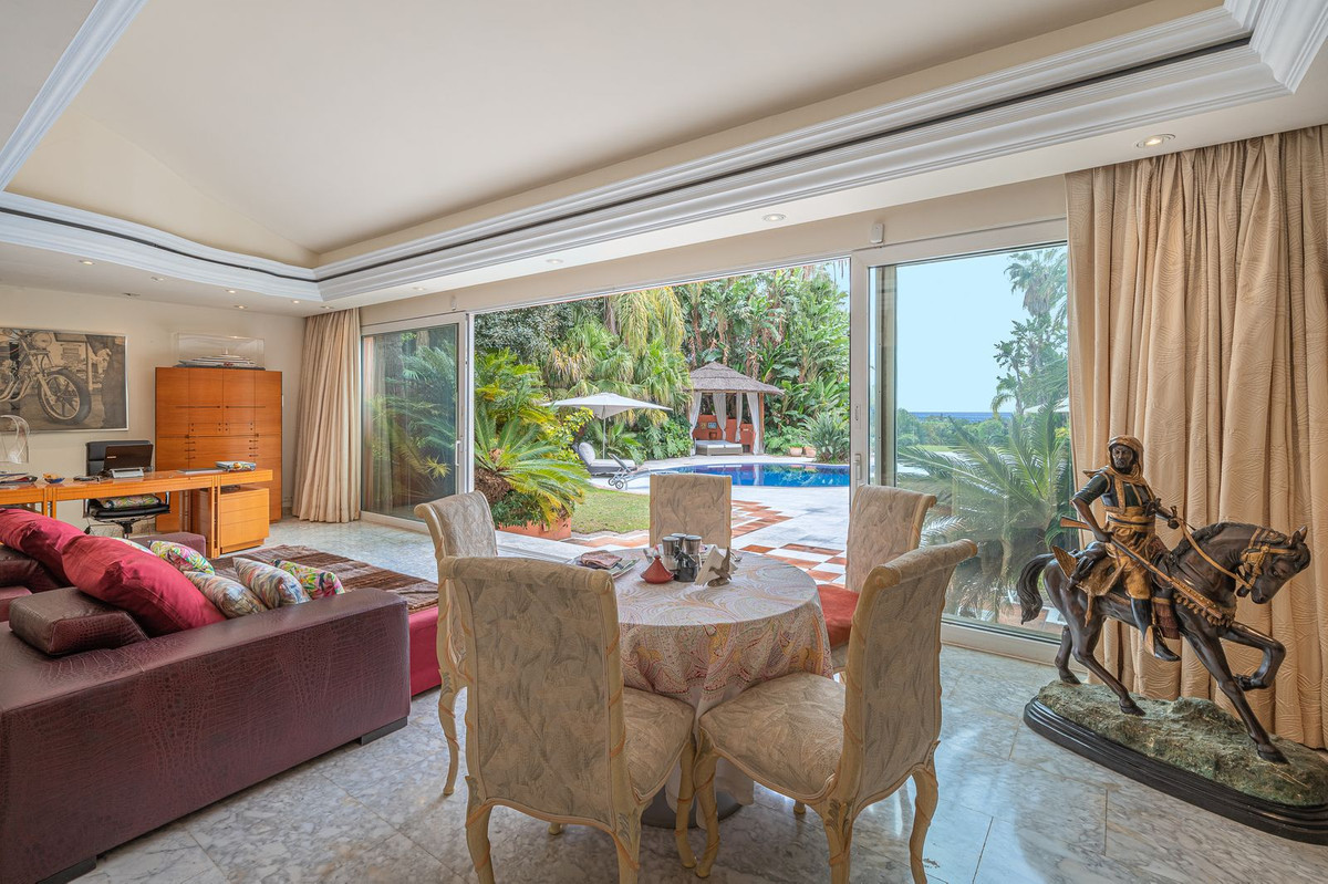 Se vende Villa - Chalet de 4 dormitorios en Costa Del Sol, Málaga, España