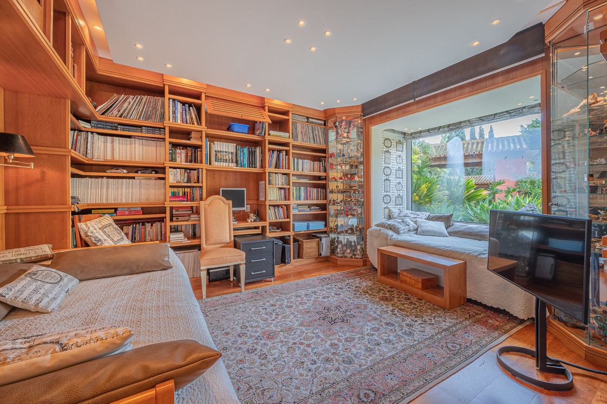 Se vende Villa - Chalet de 4 dormitorios en Costa Del Sol, Málaga, España
