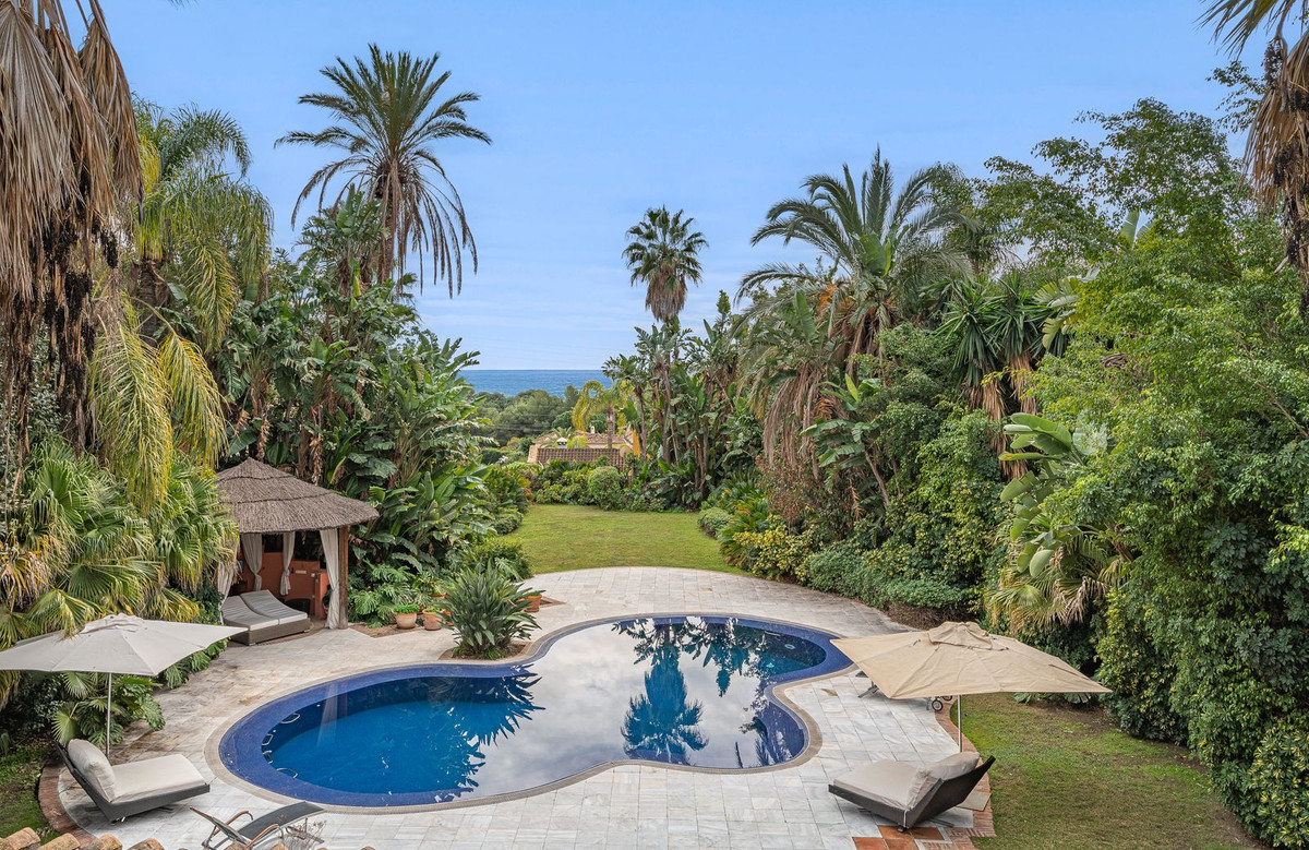 Se vende Villa - Chalet de 4 dormitorios en Costa Del Sol, Málaga, España