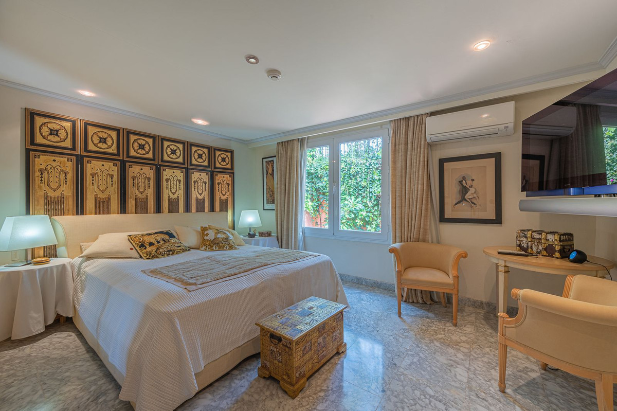 Se vende Villa - Chalet de 4 dormitorios en Costa Del Sol, Málaga, España