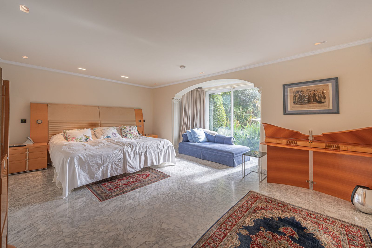 Se vende Villa - Chalet de 4 dormitorios en Costa Del Sol, Málaga, España