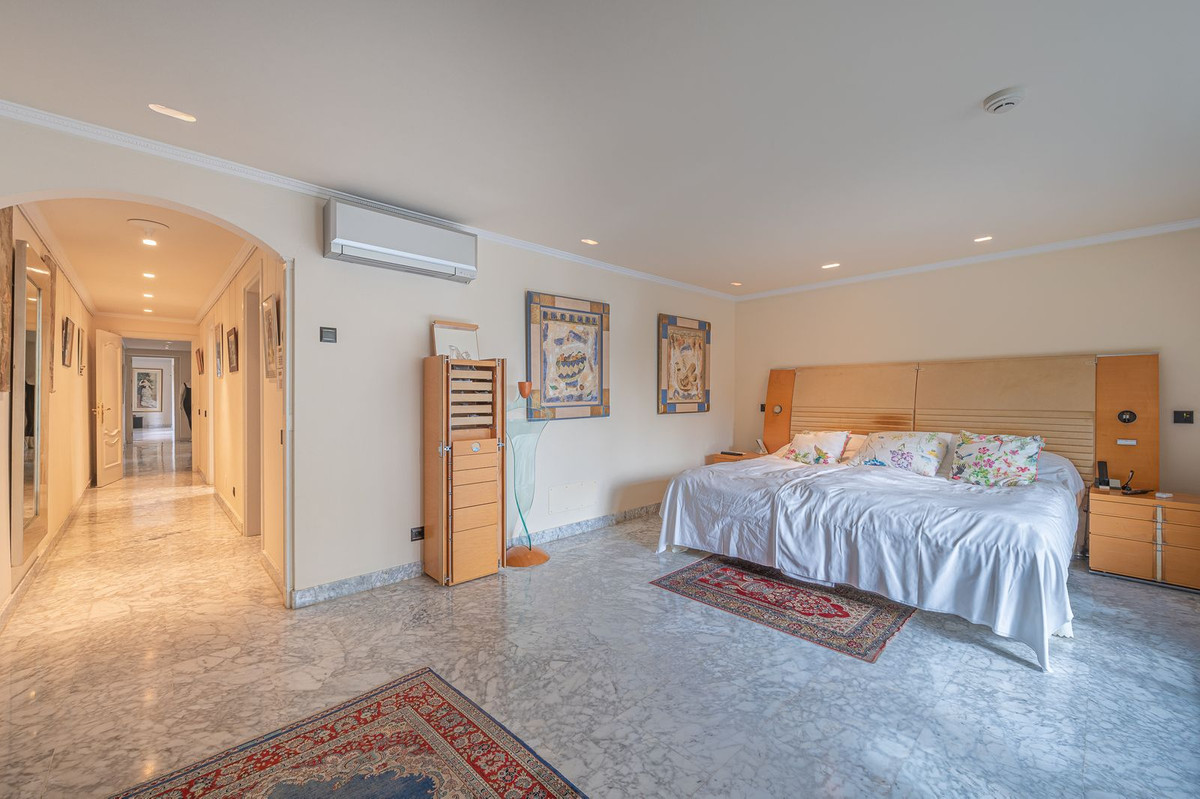 Se vende Villa - Chalet de 4 dormitorios en Costa Del Sol, Málaga, España