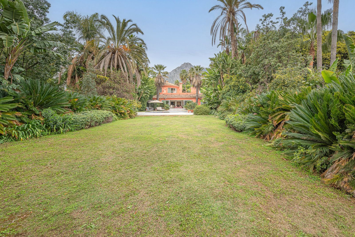 Se vende Villa - Chalet de 4 dormitorios en Costa Del Sol, Málaga, España