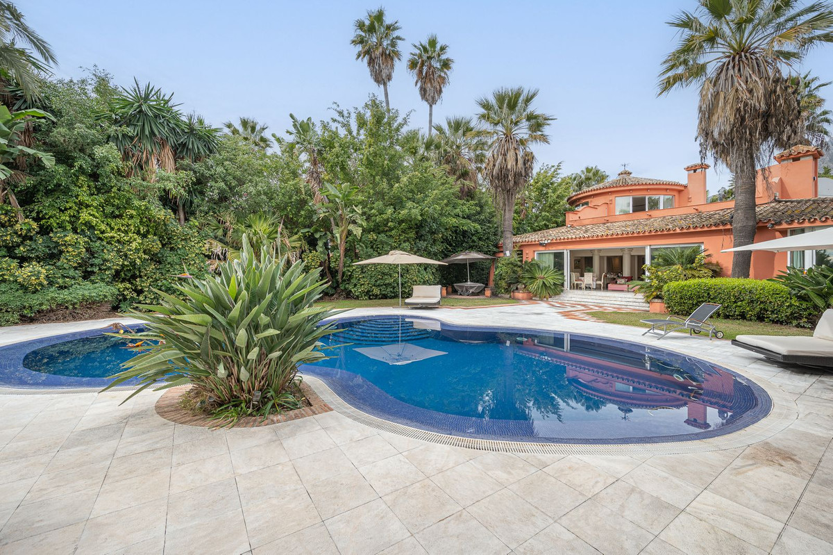 Se vende Villa - Chalet de 4 dormitorios en Costa Del Sol, Málaga, España