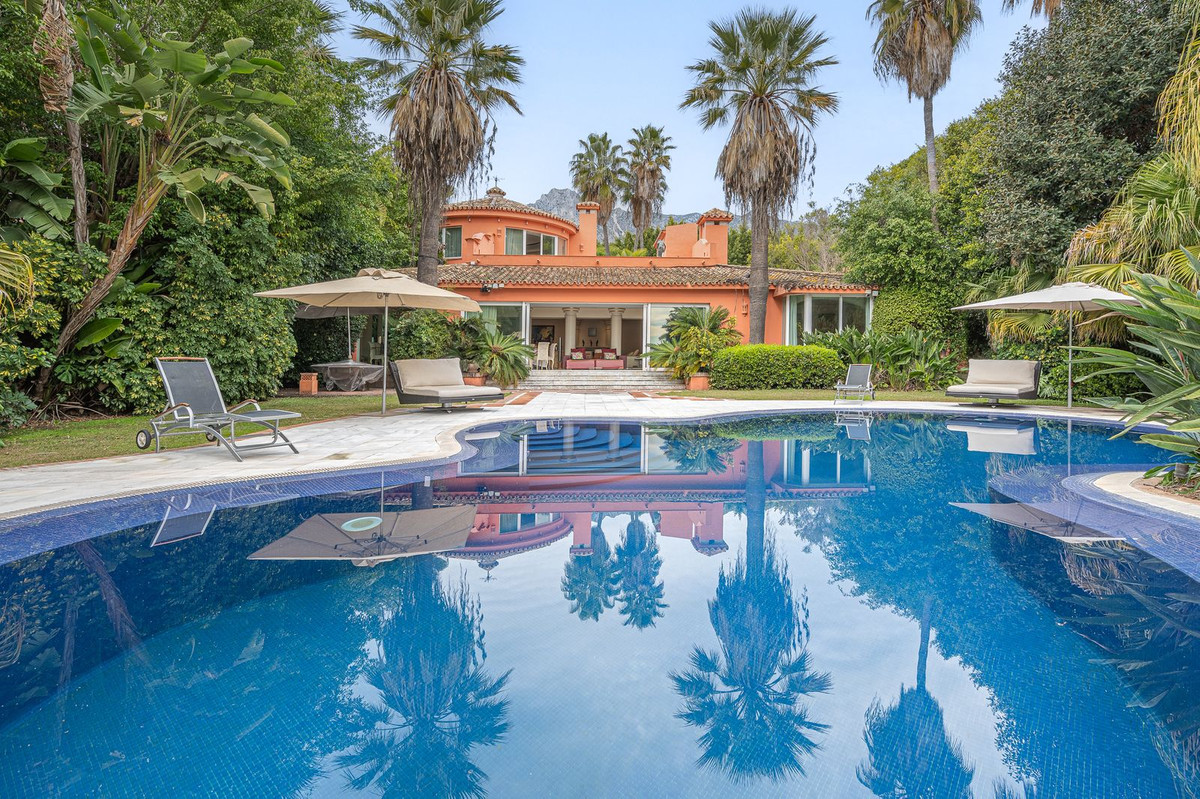 Se vende Villa - Chalet de 4 dormitorios en Costa Del Sol, Málaga, España
