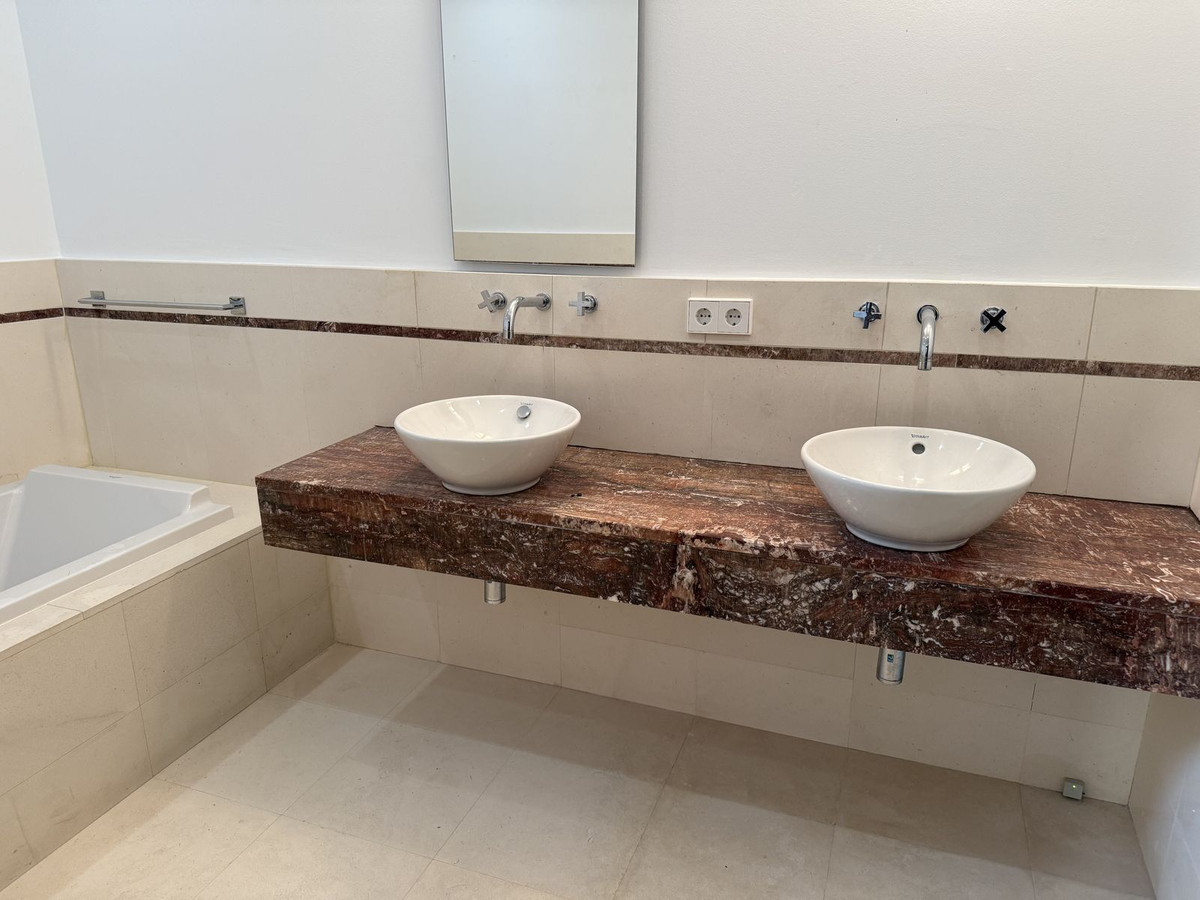 Se vende Pareada de 4 dormitorios en Costa Del Sol, Málaga, España