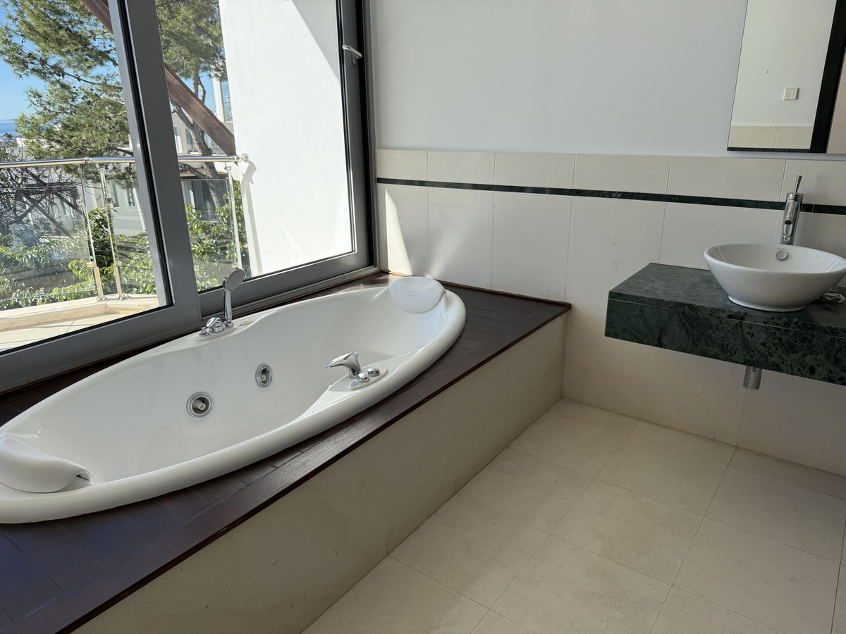 Se vende Pareada de 4 dormitorios en Costa Del Sol, Málaga, España