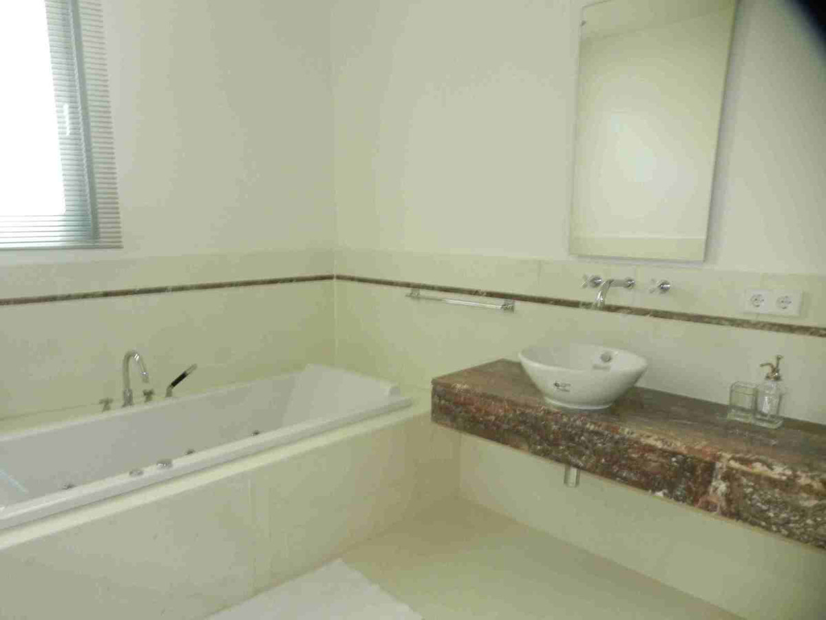 Se vende Pareada de 4 dormitorios en Costa Del Sol, Málaga, España
