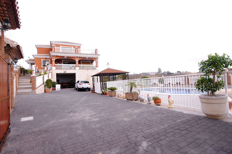 Se vende Finca - Cortijo de 5 dormitorios en Costa Del Sol, Málaga, España