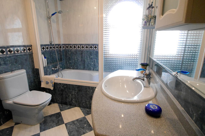 Se vende Finca - Cortijo de 5 dormitorios en Costa Del Sol, Málaga, España