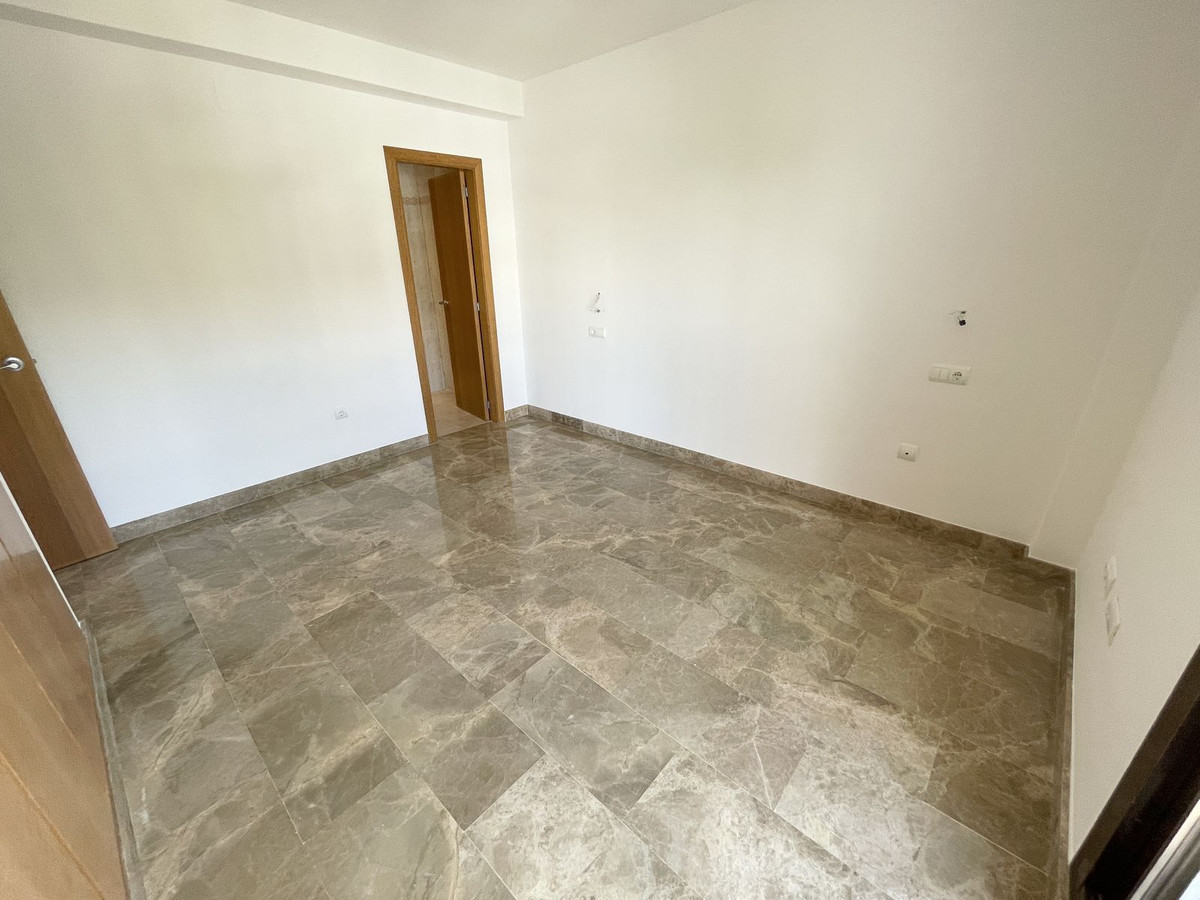 Se vende Apartamento Planta Media de 3 dormitorios en Costa Del Sol, Málaga, España