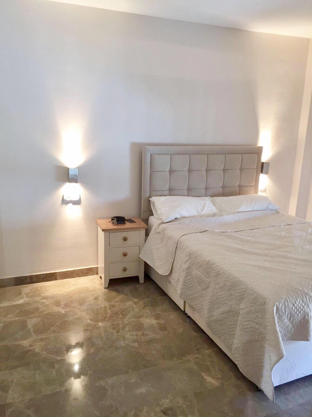 Se vende Apartamento Planta Media de 3 dormitorios en Costa Del Sol, Málaga, España