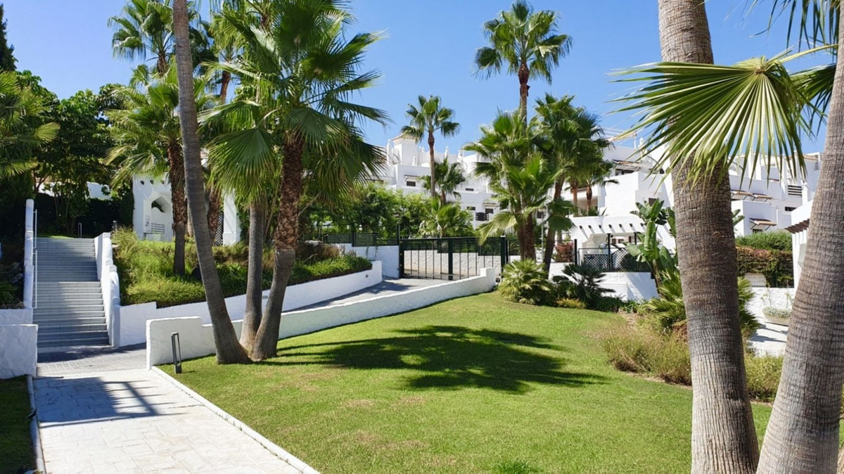 Se vende Apartamento Planta Media de 3 dormitorios en Costa Del Sol, Málaga, España