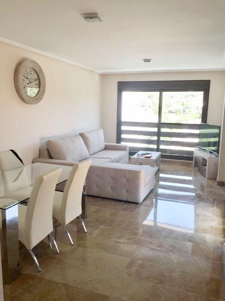 Se vende Apartamento Planta Media de 3 dormitorios en Costa Del Sol, Málaga, España