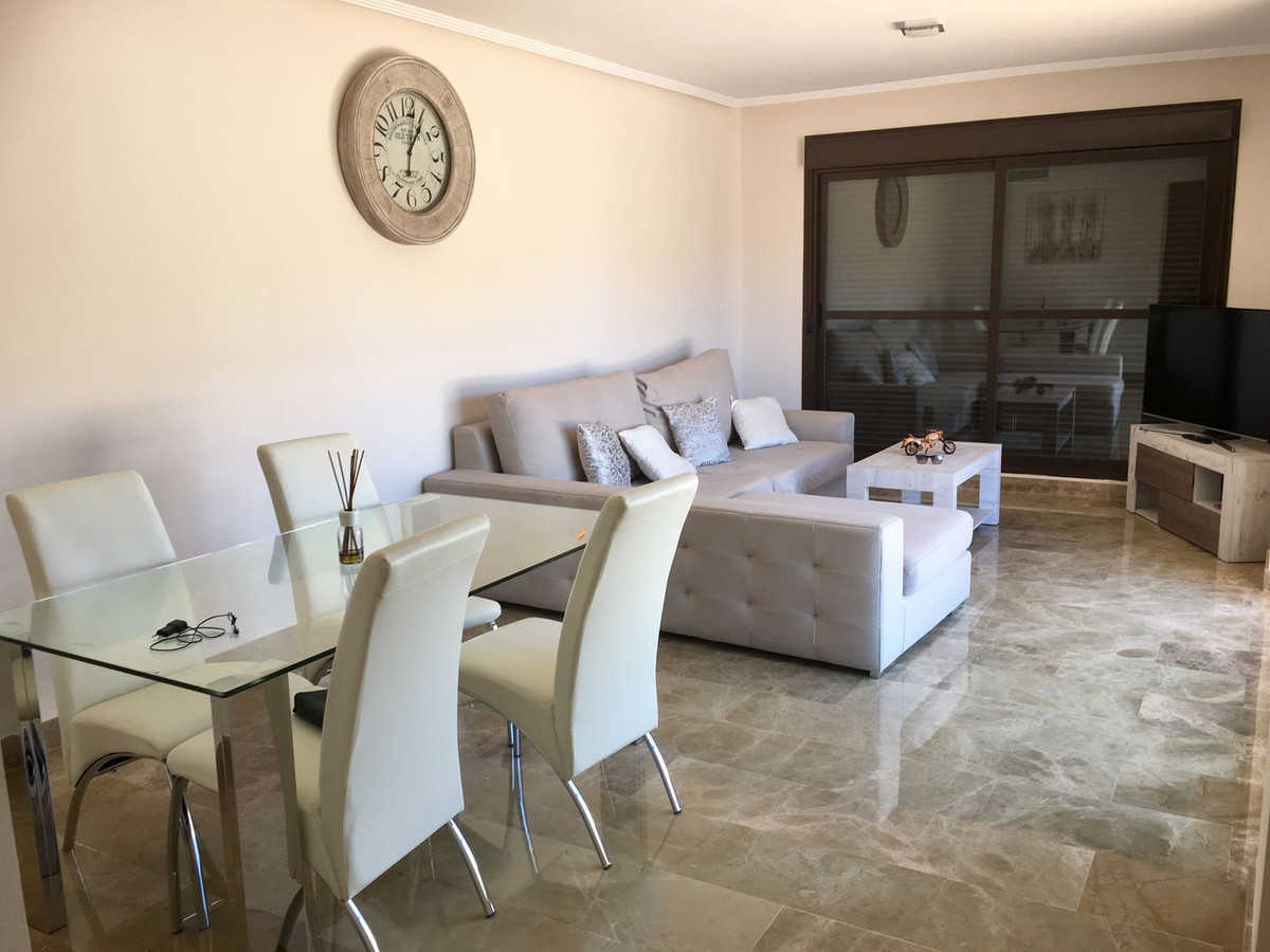 Se vende Apartamento Planta Media de 3 dormitorios en Costa Del Sol, Málaga, España